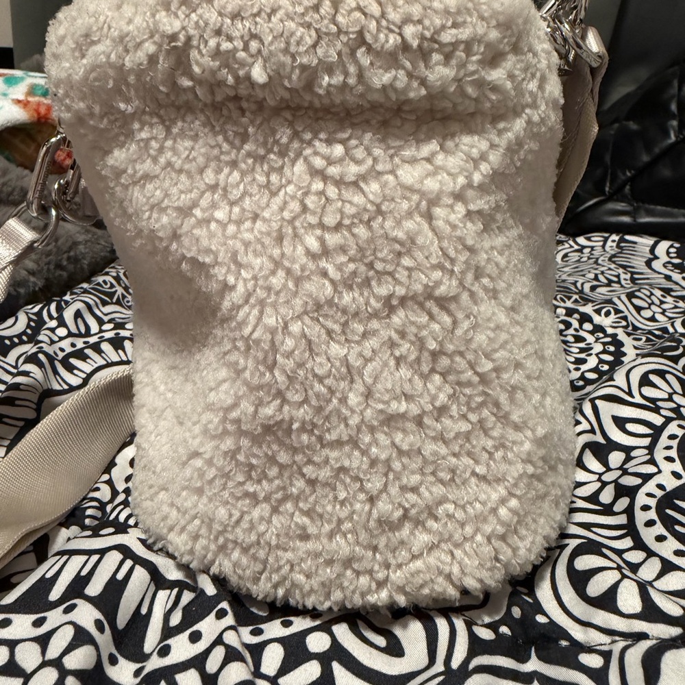 Lululemon Athletica Cream Shoulder Bag - Picture 2 of 6